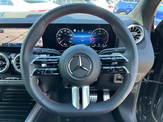 MERCEDES-BENZ GLA Photo 24