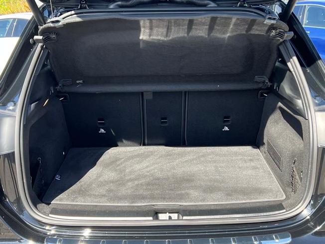 MERCEDES-BENZ GLA Photo 9