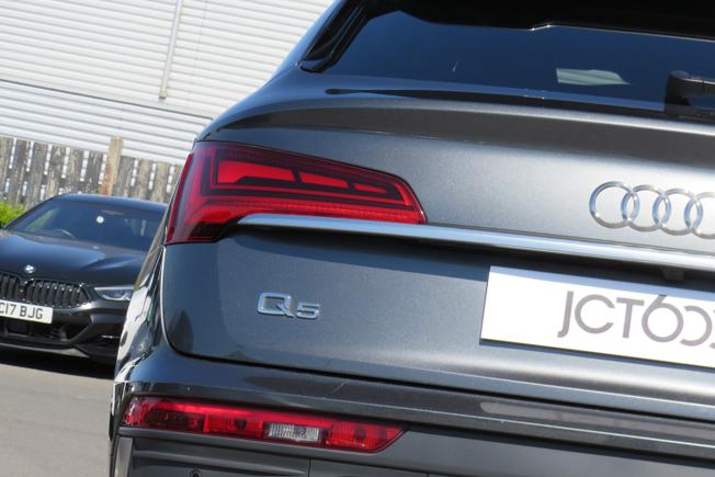 AUDI Q5 Photo 13
