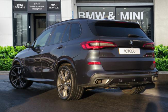 BMW X5 Photo 2