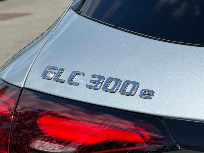 Mercedes-Benz GLC Photo 21