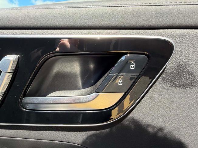 Mercedes-Benz GLC Photo 23