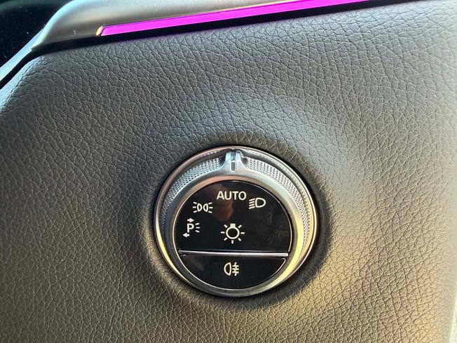Mercedes-Benz GLC Photo 27