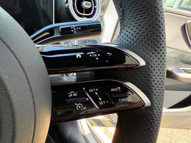 Mercedes-Benz GLC Photo 30