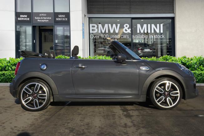 MINI Convertible Photo 3