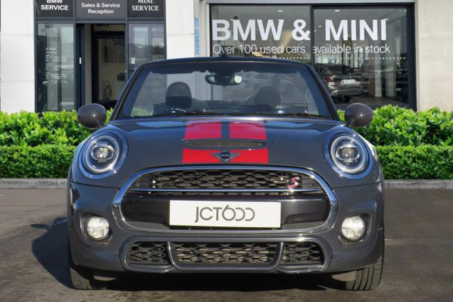 MINI Convertible Photo 4