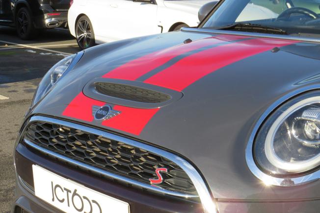 MINI Convertible Photo 9