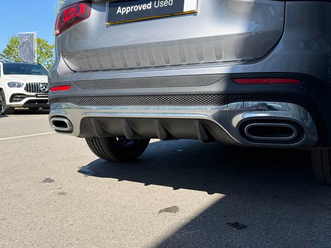 MERCEDES-BENZ GLB Photo 18