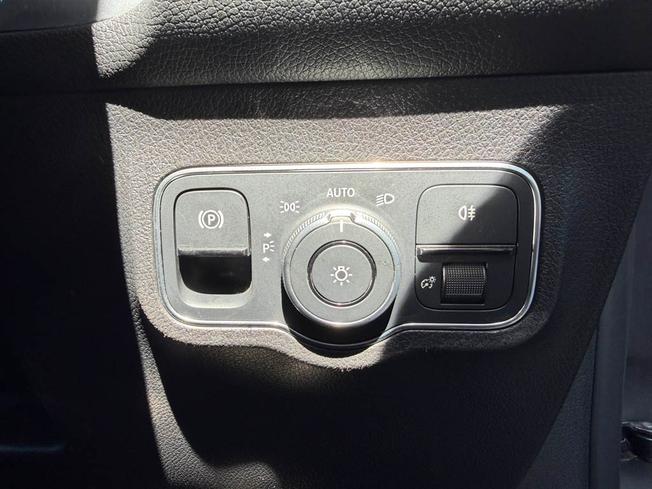MERCEDES-BENZ GLB Photo 25