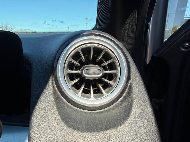 MERCEDES-BENZ GLB Photo 26