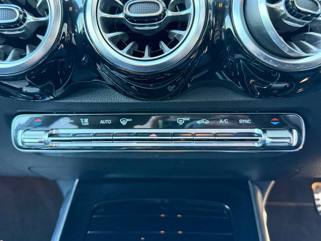 MERCEDES-BENZ GLB Photo 33