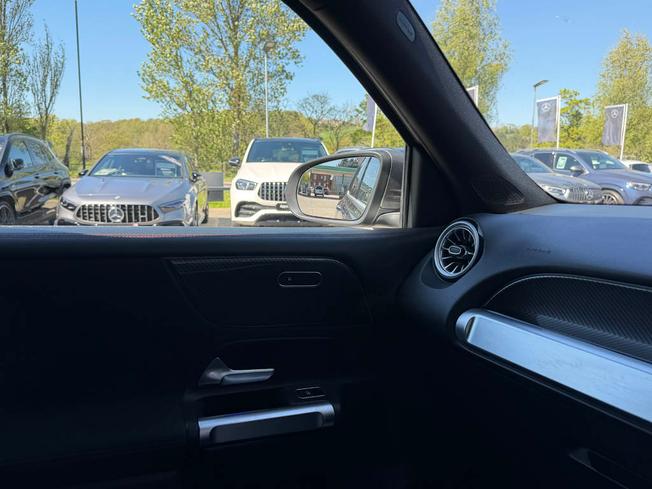 MERCEDES-BENZ GLB Photo 35