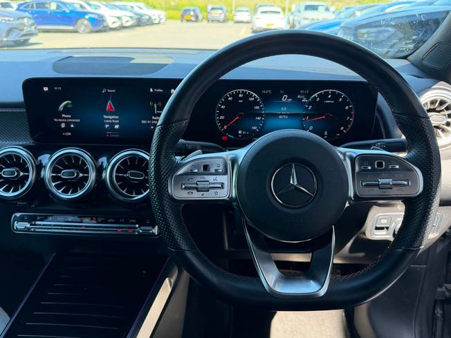 MERCEDES-BENZ GLB Photo 41