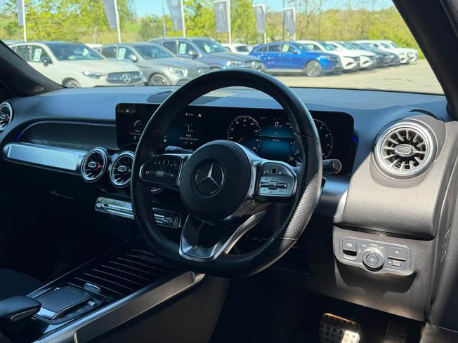 MERCEDES-BENZ GLB Photo 42