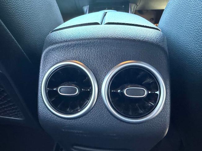 MERCEDES-BENZ GLB Photo 44