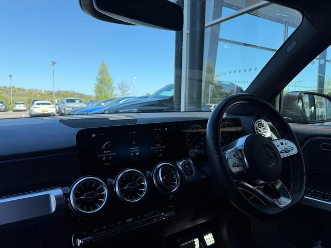 MERCEDES-BENZ GLB Photo 5