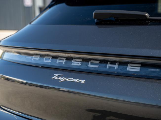 PORSCHE Taycan Photo 36