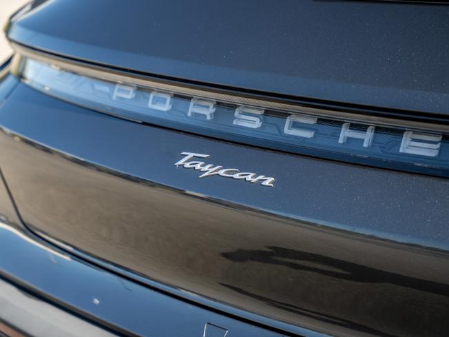 PORSCHE Taycan Photo 37