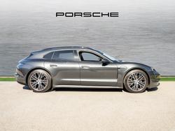 PORSCHE Taycan Photo 5