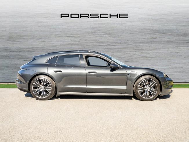PORSCHE Taycan Photo 5