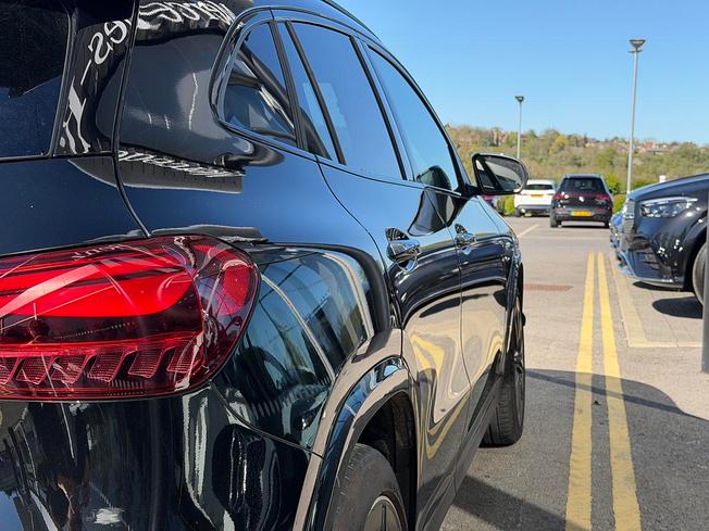 MERCEDES-BENZ GLA Photo 16