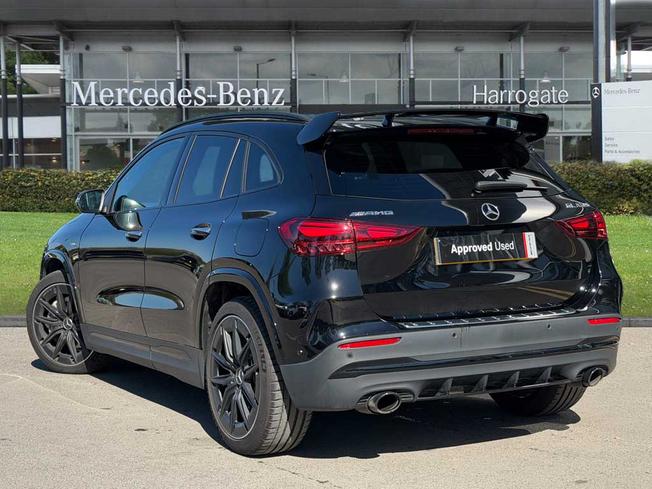 MERCEDES-BENZ GLA Photo 2