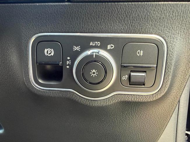 MERCEDES-BENZ GLA Photo 25