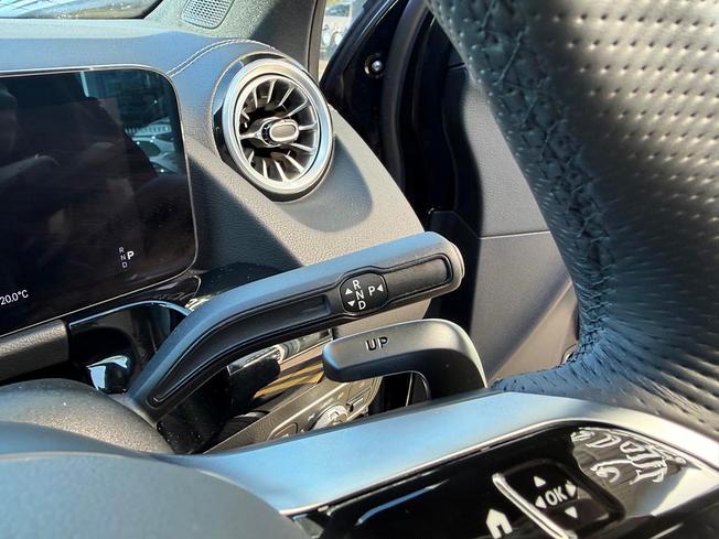 MERCEDES-BENZ GLA Photo 30