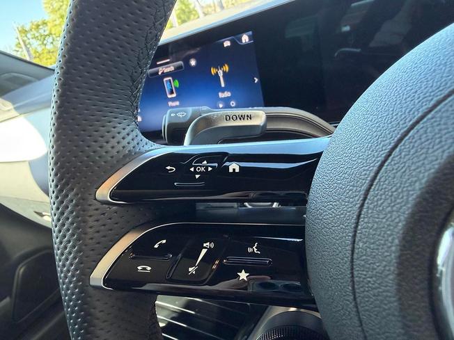 MERCEDES-BENZ GLA Photo 32