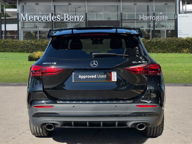 MERCEDES-BENZ GLA Photo 9