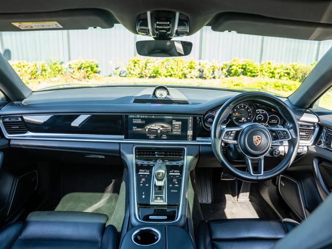 PORSCHE Panamera Photo 10