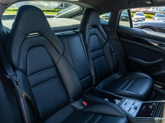PORSCHE Panamera Photo 13