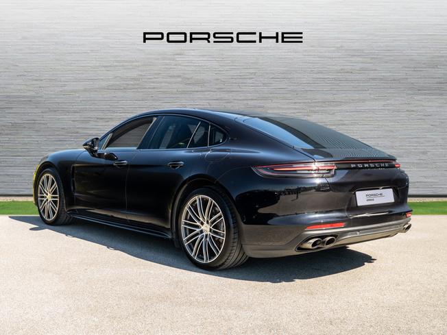 PORSCHE Panamera Photo 2