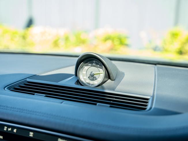 PORSCHE Panamera Photo 23