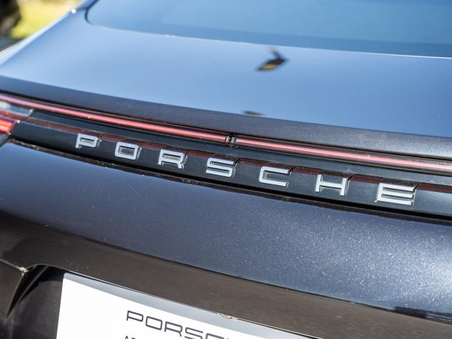 PORSCHE Panamera Photo 38