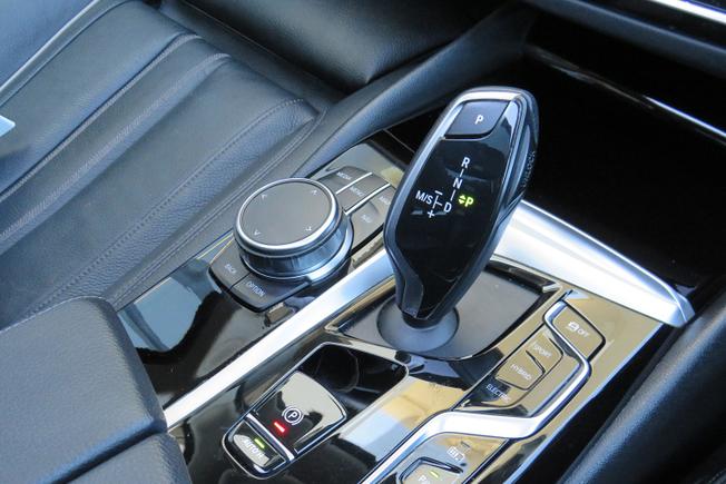 BMW 5 Series Photo 24