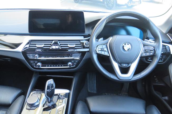 BMW 5 Series Photo 34