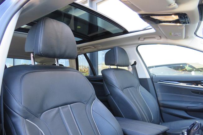 BMW 5 Series Photo 36