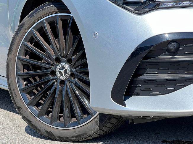 MERCEDES-BENZ CLA Class Photo 13