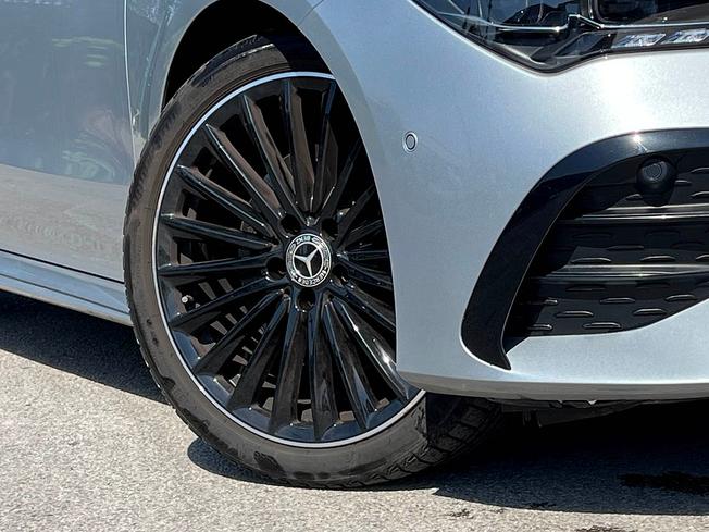 MERCEDES-BENZ CLA Class Photo 14