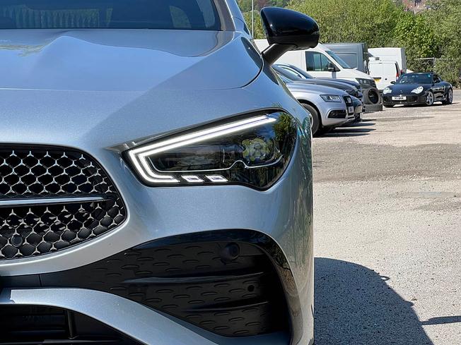 MERCEDES-BENZ CLA Class Photo 18