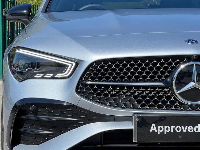 MERCEDES-BENZ CLA Class Photo 19