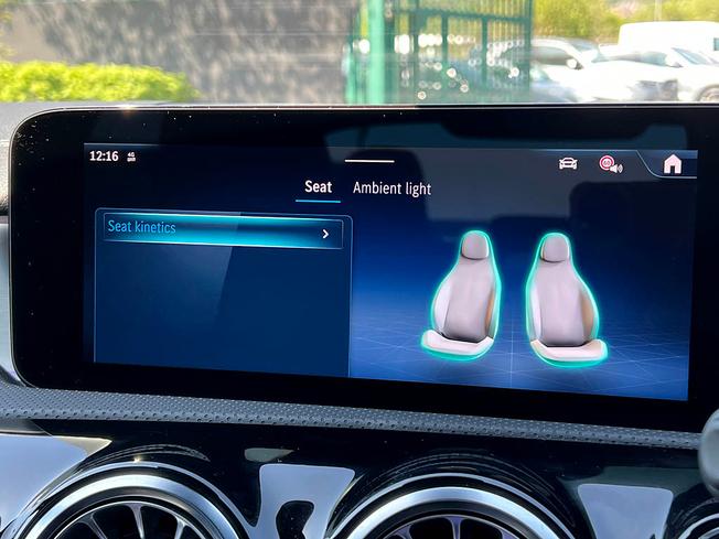 MERCEDES-BENZ CLA Class Photo 32