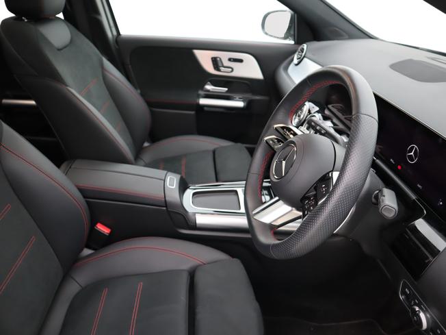 MERCEDES-BENZ GLA Photo 14