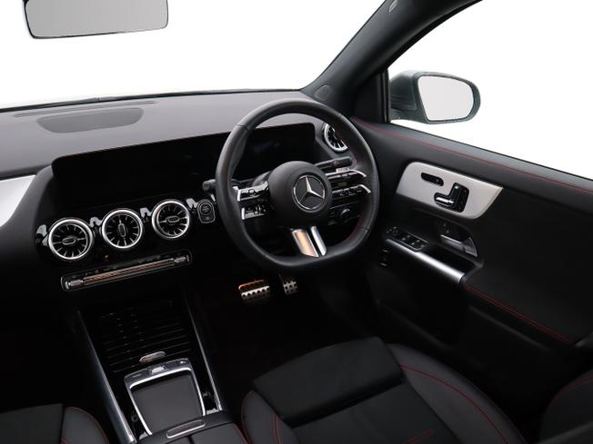 MERCEDES-BENZ GLA Photo 21