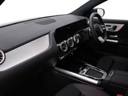MERCEDES-BENZ GLA Photo 3
