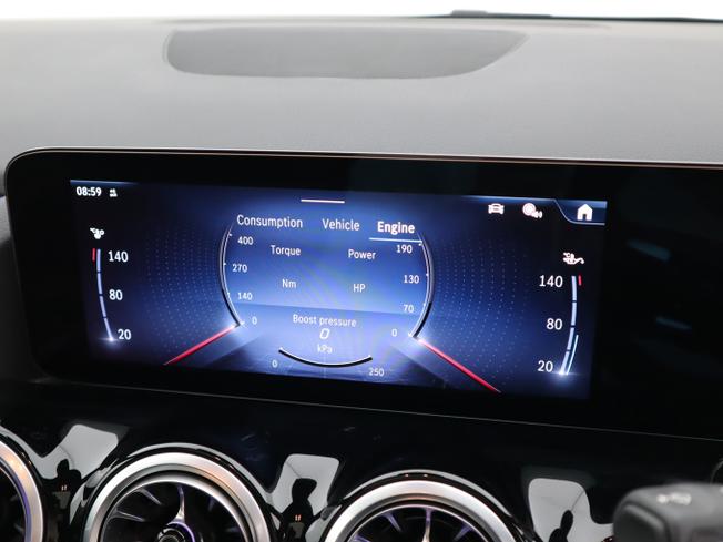 MERCEDES-BENZ GLA Photo 35