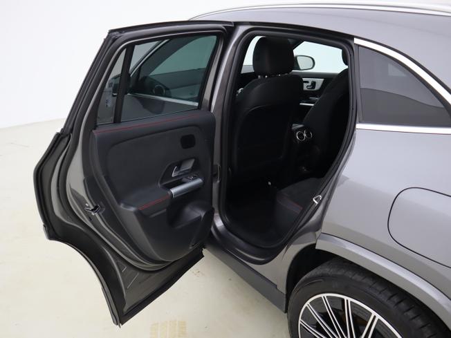 MERCEDES-BENZ GLA Photo 8