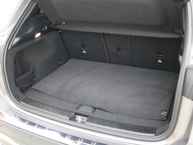 MERCEDES-BENZ GLA Photo 9