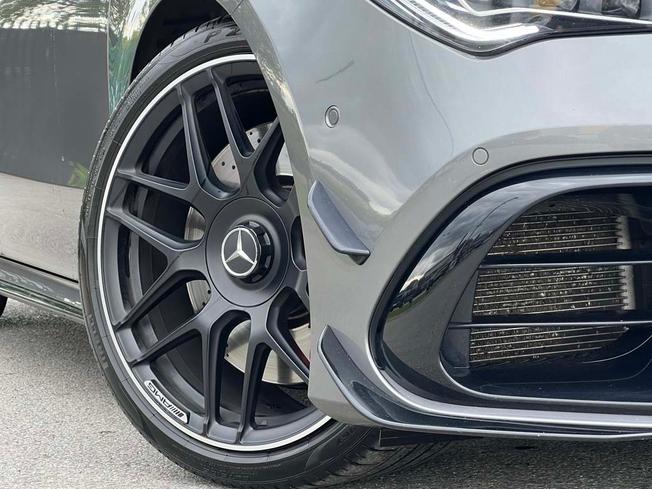 MERCEDES-BENZ CLA Class Photo 14